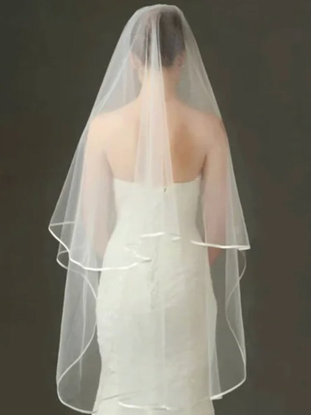 Elegant Two-Tier White Bridal Veil with Satin Edging